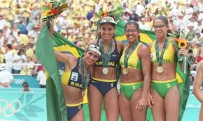 Share a gif and browse these related gif searches. Pioneira Do Volei De Praia Adriana Divide Rotina De Agente Com Projeto Social No Rio De Janeiro Esportes Home