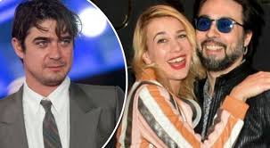 «ci presimo un panino e ci misimo in macchina». Francesco Sarcina Betrayed With Riccardo Scamarcio Speaks Clizia Incorvaia A Means Gangster Sclate