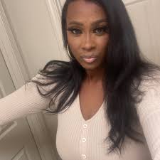 Hello guys How much you think is a good price for a wedding dress ?