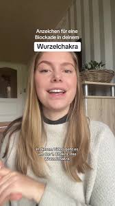 Chakren sind Energiezentren in unserem Körper. Das Wurzelchakra ist das  erste der 7 Hauptchakren und sitzt am unteren Ende deiner Wirbelsäule. Ein  dysbalanciertes Chakra hat Auswirkungen auf deine ...