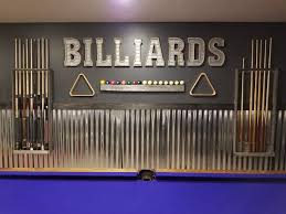Diy Displaywand Fur Billardzimmer Mit Industrie Werbebuchstaben Von Hobby Lobb Billardzimmer Display In 2020 Billiard Room Pool Table Room Billiards Room Decor