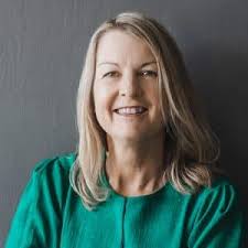 Parents And Carers In Greater Manchester Return To STEM With  Government-Funded Support