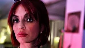 Kylie Jenner impacta con escote y luce curvas de infarto en vestido de látex