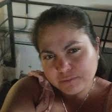 What is the name of the shopping center with Island Green and Pizza Amore?