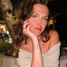 Olivia Russo's Instagram, Twitter & Facebook