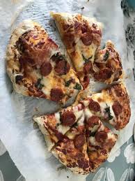 Pin By Momo On Pizzas In 2020 Food Homemade Pizza Cooking