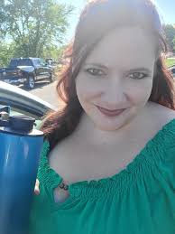 Happy hump day everyone! ( middle of the work week)! Hope all is well in  your part of the planet.🧐