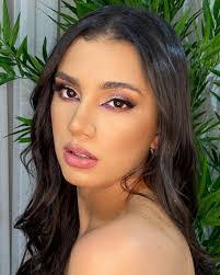 Cindy Barrientos's Instagram, Twitter & Facebook