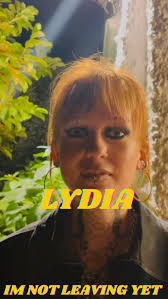 A bruise is a squashed egg sunnyside up” Filmed the amazing @bellacoxpoet  at @versespoetrynight An internationally acclaimed artist, Bella Cox  (she/her) is a British Spanish writer, poet, and performer whose poetry  centres