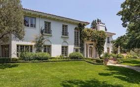 Angelina Jolie To Move Into 19m Mansion To Be Closer To Brad Pitt Emmanuel S Blog Celebrity Houses Hollywood Mansion Mansions