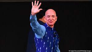 Bezos had taken flying lessons himself. Dzheff Bezos Ujdet S Posta Gendirektora Amazon Novosti Iz Germanii O Sobytiyah V Mire Dw 03 02 2021