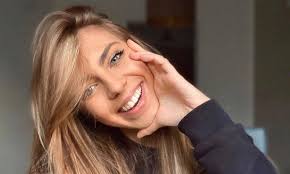 Rain of criticism for diana del bufalo: Boqhzibf7fvnym