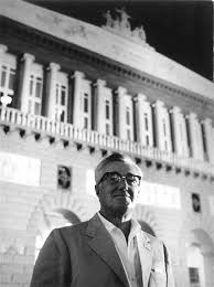 Oggi l'attore e figlio d'arte ammette di avere subito christian de sica oggi foto tuttomotoriweb. Pierluigi Praturlon Vittorio De Sica Regista Del Film Ieri Oggi E Domani Mutualart