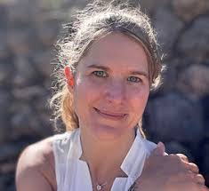 Abby Housefield's Instagram, Twitter & Facebook