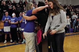 Bobcats pay tribute to teammate with emotional win