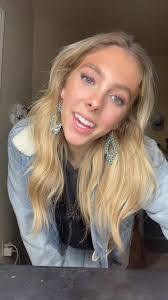 Audrey Hearn's Instagram, Twitter & Facebook