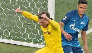 Born 3 june 1985) is a piszczek began his career as a striker. Bvb Lukasz Piszczek Und Seine Situation Bei Borussia Dortmund Drangehangt Und Abgehangt