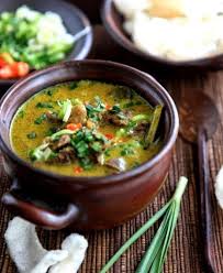 Lezatnya empal asem cirebon, ini empal gentong tanpa santan. Empal Gentong Adalah Makanan Khas Masyarakat Cirebon Indonesia Makanan Ini Mirip Dengan Gulai Gule Dan Dimasak Menggu Masakan Indonesia Resep Resep Makanan