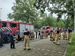 Alleen voor noodgevallen bereikbaar tussen 12:30. Qr0fxoz7clo4sm