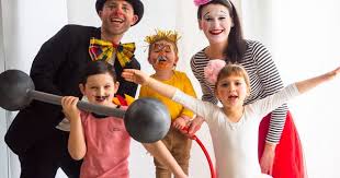 Horror clowns auch 2018 gab es sichtungen inklusive einer. Kostum Idee Fur Die Ganze Familie Mal Einfach Selber Machen Zirkus Verkleidung Mit Zweitleben More Is Now Verkleidung Kinder Zirkus Kostum Kind Clown Kostum Kinder