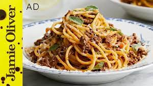 Jamie olivers fuer ragout bolognese gehen. Traditional Spaghetti Bolognese Video Jamie Oliver