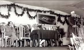 Jawaharlal Nehru gets warm welcome at ...