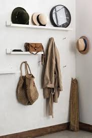 Garderobe Mit Hutablage Aus Mosslanda Bilderleiste Weiss Bilderleiste Weiss Hutablage Bild Leiste