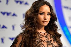 On january 10, she posted a short video to instagram of herself feeling the new look, making sure to tag her hair stylist, amber maynard bolt. Demi Lovato Dyes Her Pixie Haircut Pink