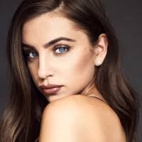 Hollie Louise's Instagram, Twitter & Facebook