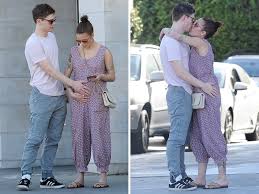 American horror story actor evan peters and graveyard singer halsey were spotted packing on the pda in santa monica, calif., on sunday. Halsey Clarifies Belly Rub After Pregnancy Rumors Sparked With Bf Evan Peters