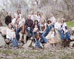 Large Family Portrait Pose Clothing Idea Large Family Photography Big Family Photos Large Family Pictures