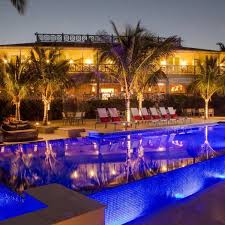 Coral Sands Hotel Located On 5 Km Of Beach This Bahamas Hotel Offers Snorkeling And Lounge Chairs At The Beach Rooms Include A Cable Tv Hotel Nassau Hotels
