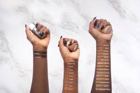 Vitamin c and antioxidants actively and continuously work to help diminish the look of dark spots, age spots, acne scars. Clinique Even Better Makeup The Baseics