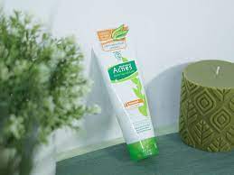 Untuk melawan masalah jerawat di kulit wajah, bisa dilakukan dengan sangat mudah, men. Review Acnes Natural Care Face Wash Oil Control Produk Drugstore Yang Cocok Untuk Kulit Bejerawat Beauty Journal