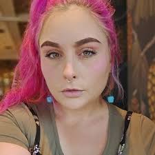 Fae Fox (@fae.fox.asmr)