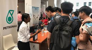 The career virtual fair reproduces a real career day, where the visitor can go through the exhibitors stands, drop the. Did You Miss Out On The Apu Mega Career Fair Eduadvisor
