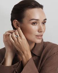 9CT GREEN AMETHYST VIRAGO RING