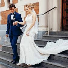 So finden sie das perfekte hochzeitskleid. Brautunterwasche Der Perfekte Look Unter Den Brautkleid