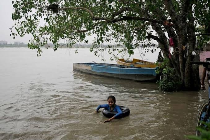flood like situation in sahibganj yellow alert of heavy rain for 13  jharkhand districts | साहिबगंज में बाढ़ जैसे हालात, कई घर डूबे, NH80 पर खतरा,  13 ज़िलों में भारी बारिश का अलर्ट