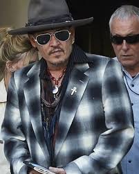 I absolutely love these interviews when Johnny says he hasn't seen his  films and it's none of his business what happens after he's done shooting  them. So hilarious. And I always love