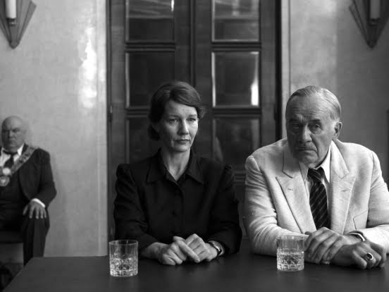 Tráiler de Fatherland de Paweł Pawlikowski