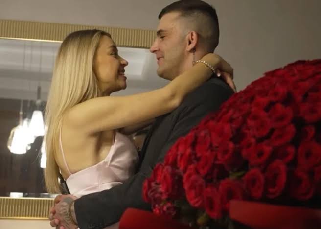 Niks Endziņš par dārgo bildinājumu Sindijai: "Man nav daudz naudas" — Lente.lv