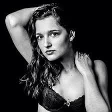 Carmen Jansen's Instagram, Twitter & Facebook