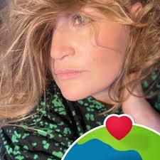 Linda Dales's Instagram, Twitter & Facebook