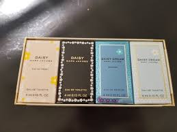 Shop macy's large variety of marc jacobs perfume gift sets. Marc Jacobs Mini Perfume Gift Set 4 Ml 4 Pack Nex Tech Classifieds