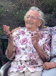 Wie alt sollten eltern sein? 112 Jahre Und Gut Drauf Die Altesten Frauen Deut