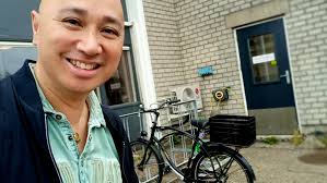 Illegally parked bikes towed in Osaka