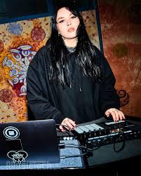 Kenya Grace - Free pics, galleries & more at Babepedia