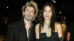 Dans le documentaire florent pagny, la voix nue diffusé sur france 3 le 27 avril 2018, le chanteur est revenu sur sa carrière mais aussi sa vie privée. Florent Pagny Raconte Sa Detresse Quand Vanessa Paradis L A Quitte Femme Actuelle Le Mag