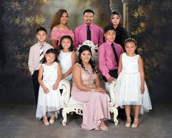 Our friendly and expert staff share their love of dance with our students in every lesson! Viva Photo Studio Proudly Serving Southern California Family Portraits